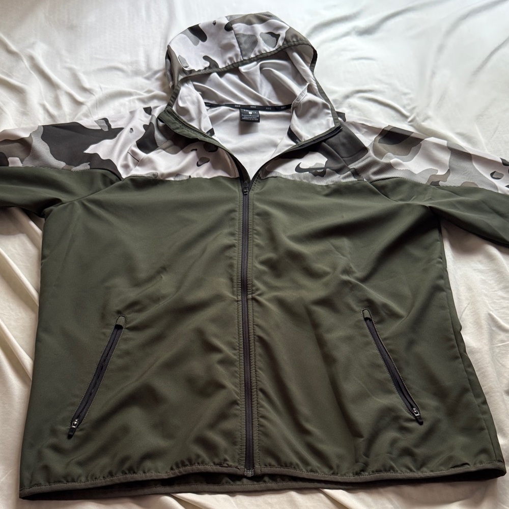 Nike Men's Olive and Camo Zip-Up Sweater - Picture 3 of 9